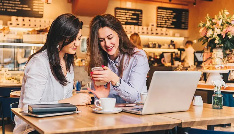 CAFE, TABLE, LAPTOP, SMARTPHONE, NOTEBOOK