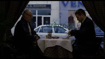 Un cartuș de Kent și un pachet de cafea