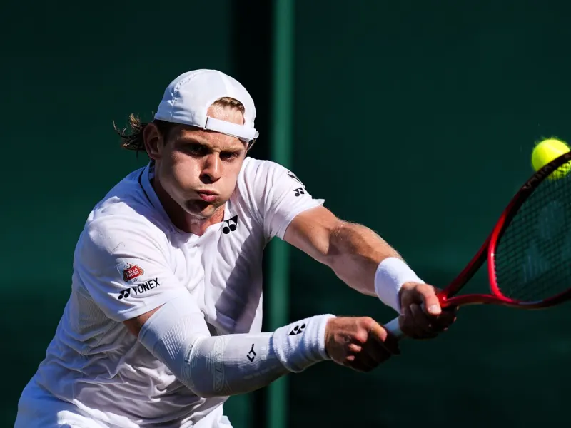 Wimbledon star tears up in press conference and says 'I need to go home'