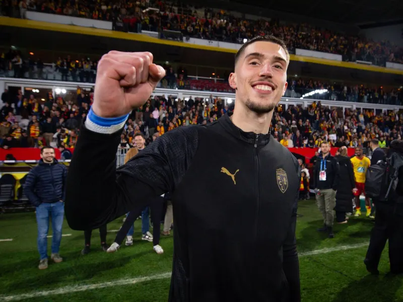Aston Villa 'prepare bid' for Emi Martinez replacement after transfer update