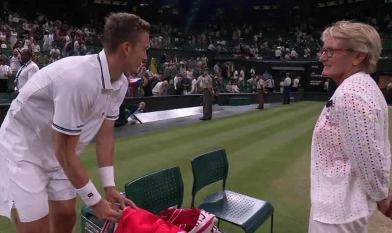 Wimbledon LIVE: Novak Djokovic penalised as star disqualified for outburst