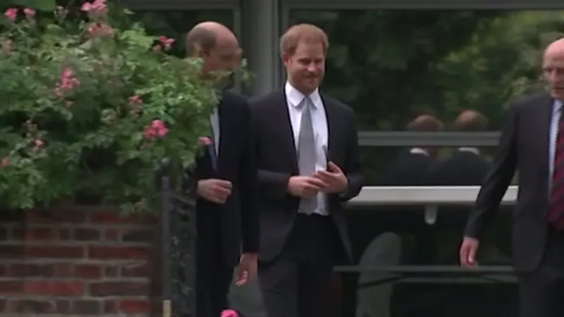 Prince William 'furious' with Harry at unveiling of Diana statue after shocking Oprah interview