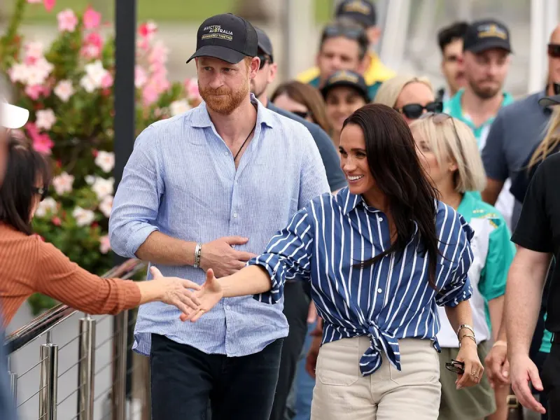 Royal Family RECAP: Palace warned 'watch your back' after Harry and Meghan latest move