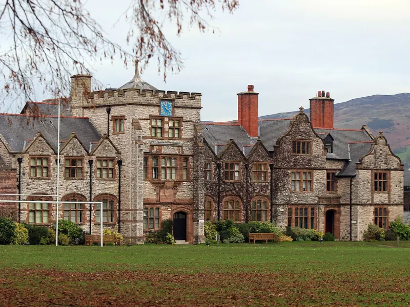 Pupils 'in tears' as entire community reels from shock closure of Ruthin School