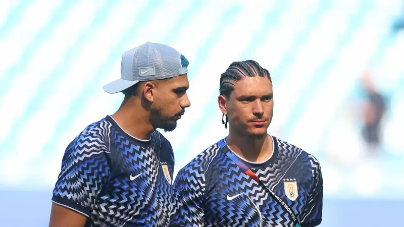 Former Liverpool striker Darwin Nunez brilliantly beats the club to announce Ronald Araujo transfer