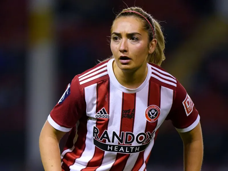 Frankie Kent: Former Heart of Midlothian defender joins Oxford United