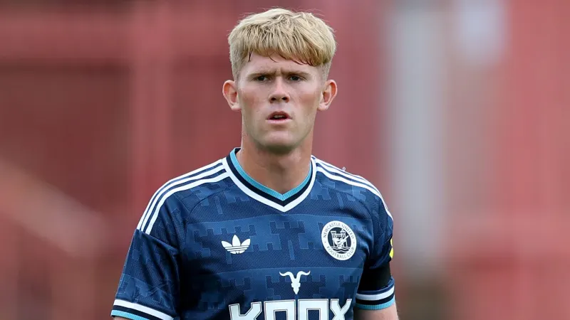 Manchester United target Lewis Hall continues to push for Old Trafford move despite firm Newcastle stance