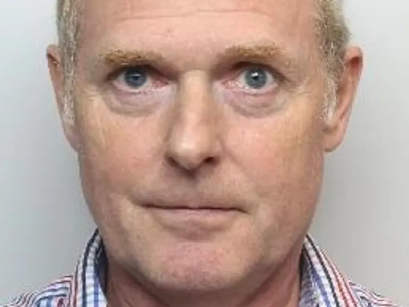 Police arrived to arrest her father for sexual abuse But he was making it all up