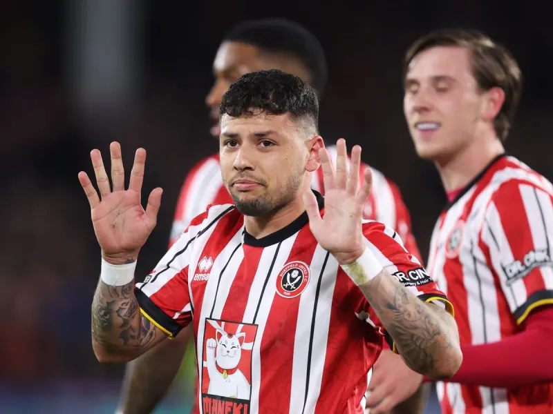 Coventry City hold 'positive talks' of sensational Gus Hamer return as transfer detail emerges